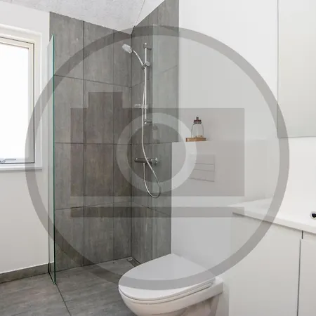 4 Bedroom Stunning In Glesborg